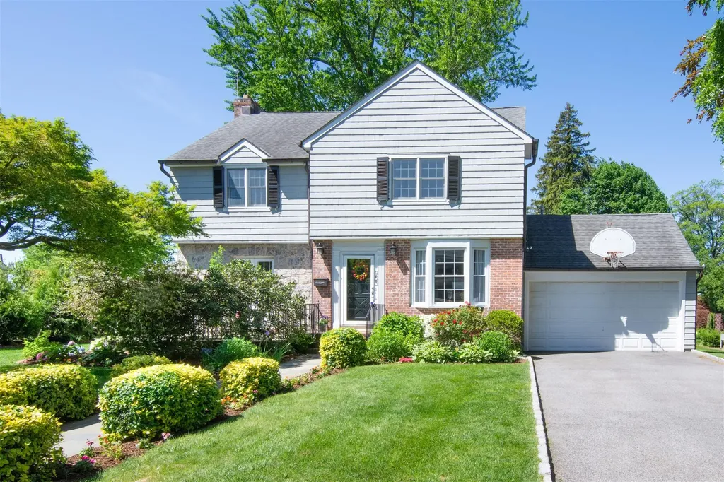953 Peace Street Pelham NY 10803