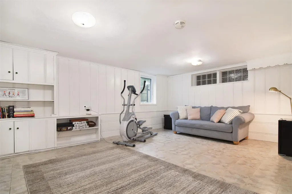 953 Peace Street Pelham NY 10803