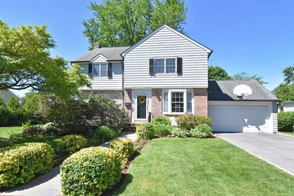 953 Peace Street Pelham NY 10803