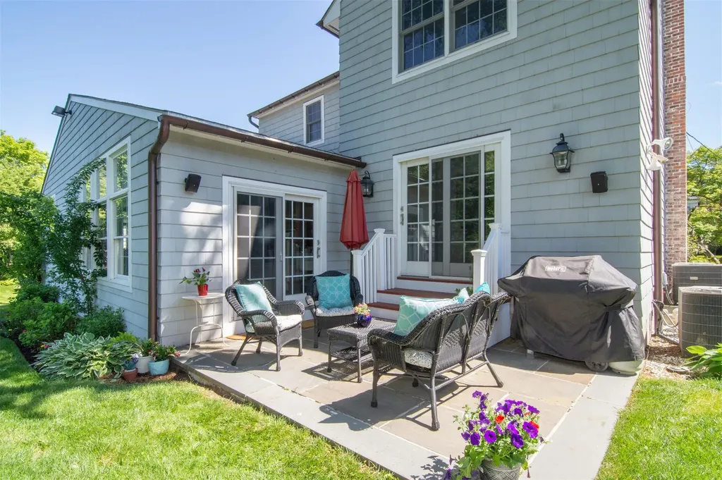 953 Peace Street Pelham NY 10803