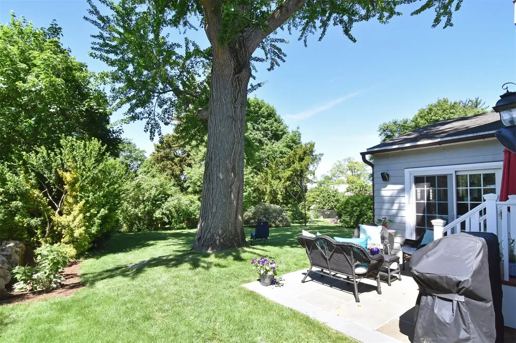 953 Peace Street Pelham NY 10803