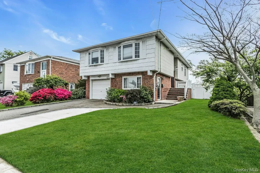 171 Westside Avenue Freeport NY 11520