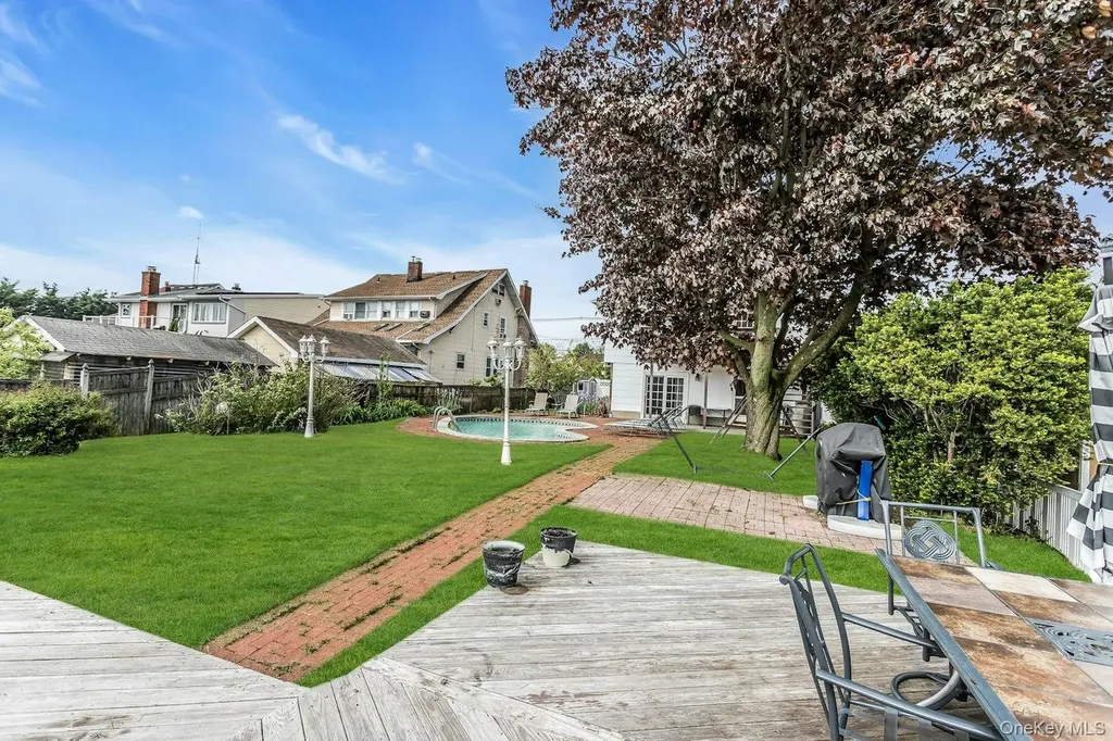171 Westside Avenue Freeport NY 11520