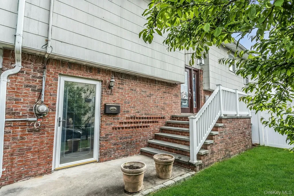 171 Westside Avenue Freeport NY 11520