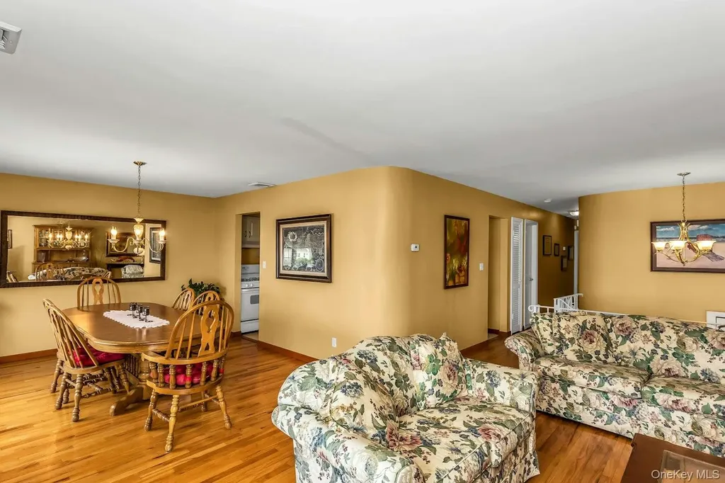 171 Westside Avenue Freeport NY 11520