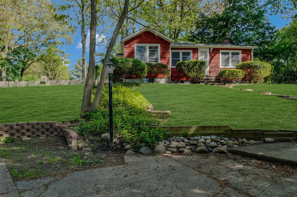 104 Maple Road Rocky Point NY 11778