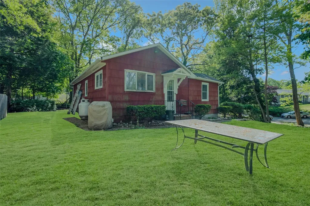104 Maple Road Rocky Point NY 11778