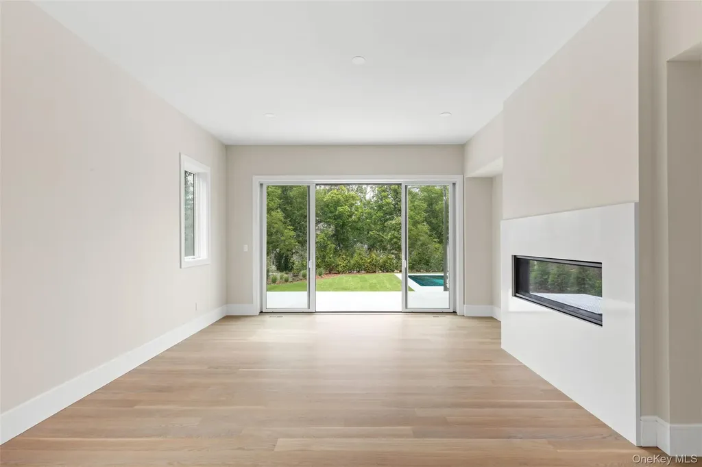 26 Pine Tree Road Southampton NY 11968