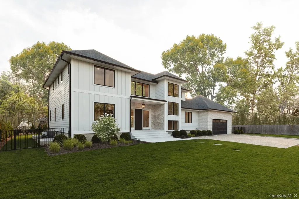 26 Pine Tree Road Southampton NY 11968