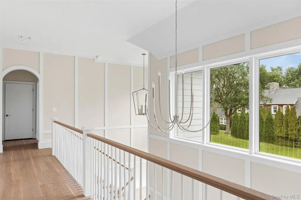 26 Pine Tree Road Southampton NY 11968