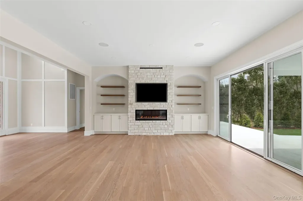 26 Pine Tree Road Southampton NY 11968