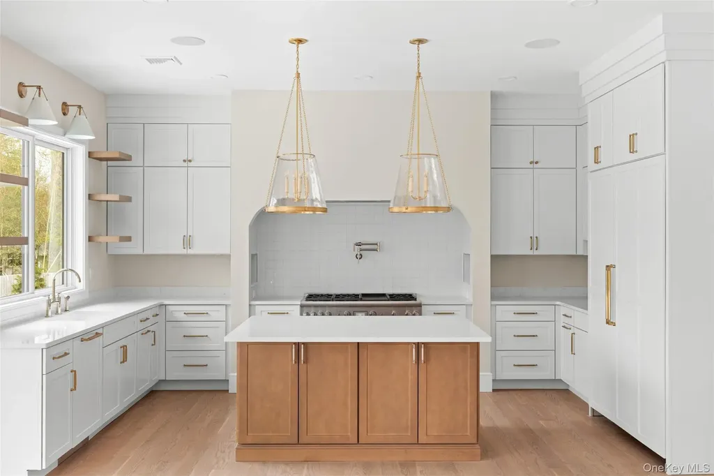 26 Pine Tree Road Southampton NY 11968