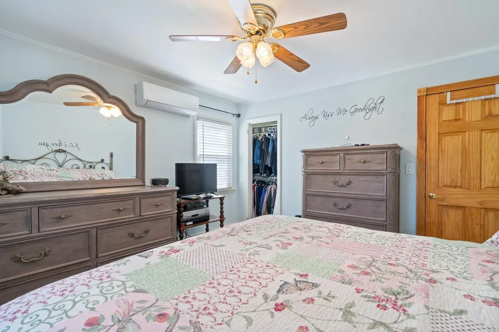 40 Pine Lane Valley Stream NY 11581