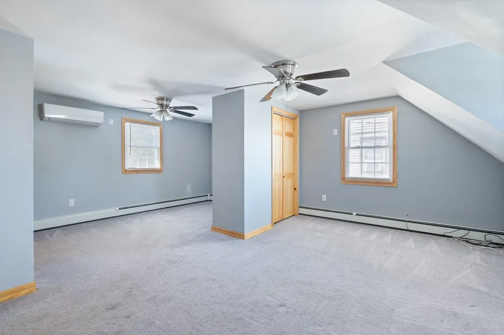 40 Pine Lane Valley Stream NY 11581