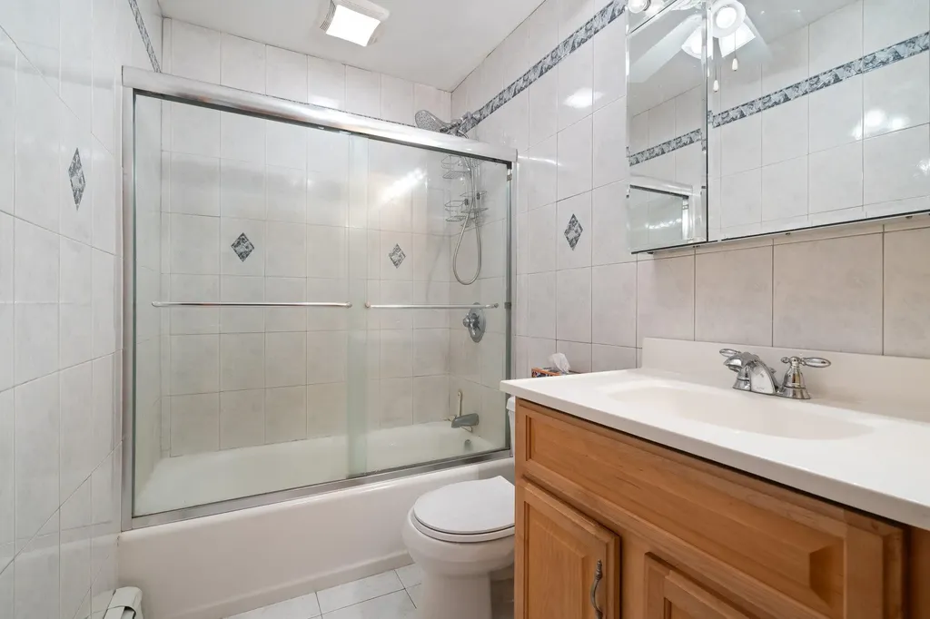 40 Pine Lane Valley Stream NY 11581
