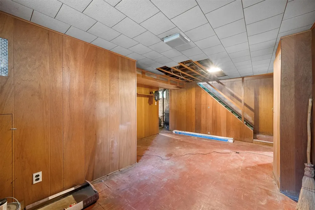 206 Holly Avenue Hempstead NY 11550