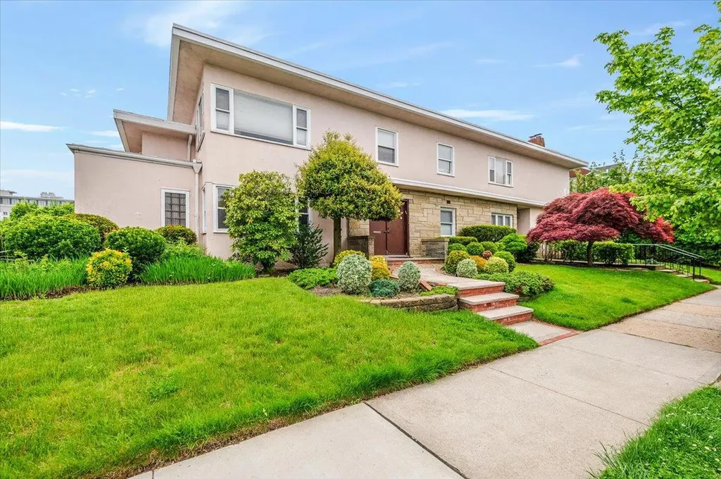 217 National Boulevard Long Beach NY 11561