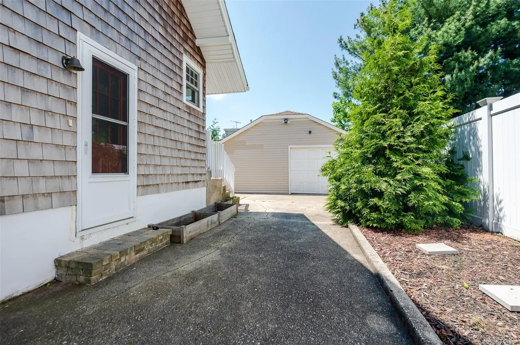 3300 3rd Street Oceanside NY 11572