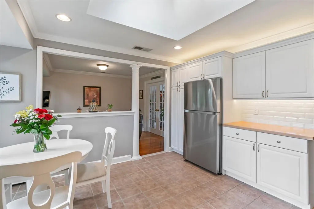 11 Francesca Drive Oyster Bay NY 11771