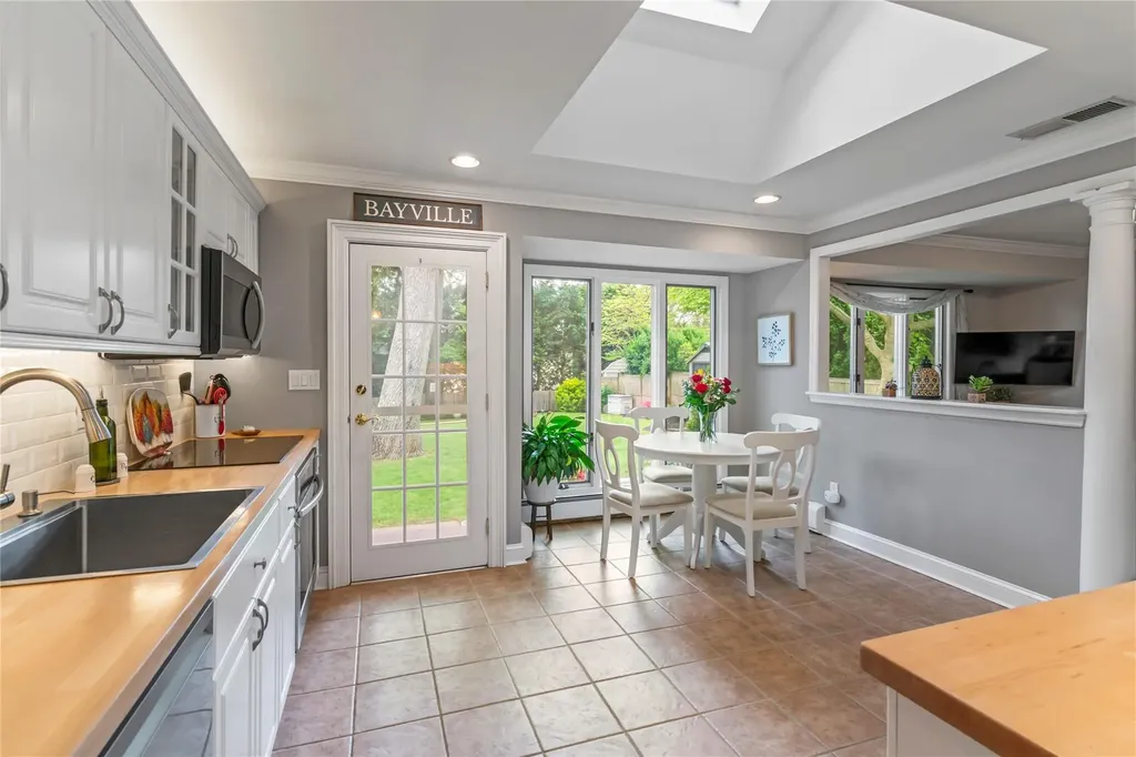 11 Francesca Drive Oyster Bay NY 11771