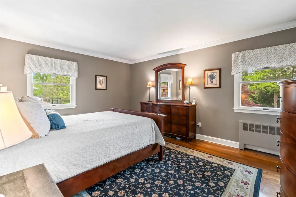 11 Francesca Drive Oyster Bay NY 11771