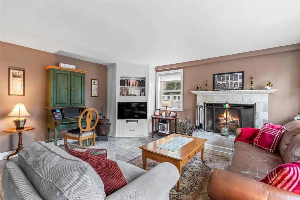 11 Francesca Drive Oyster Bay NY 11771