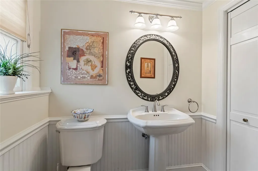 11 Francesca Drive Oyster Bay NY 11771