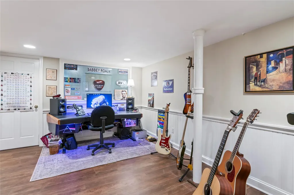 11 Francesca Drive Oyster Bay NY 11771