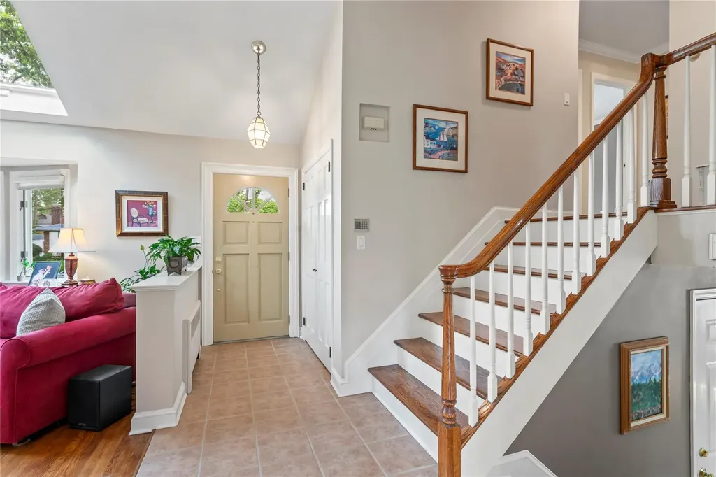 11 Francesca Drive Oyster Bay NY 11771