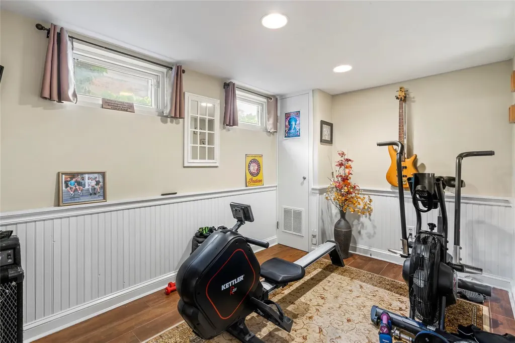 11 Francesca Drive Oyster Bay NY 11771