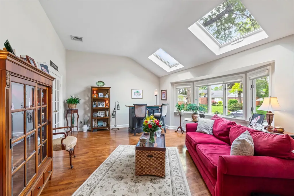 11 Francesca Drive Oyster Bay NY 11771