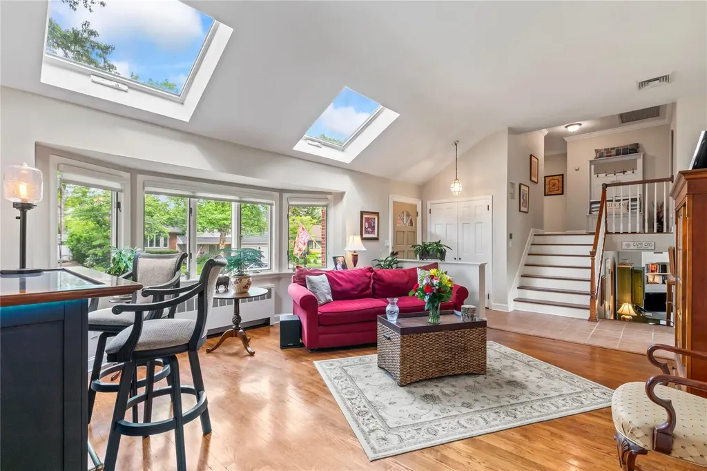 11 Francesca Drive Oyster Bay NY 11771