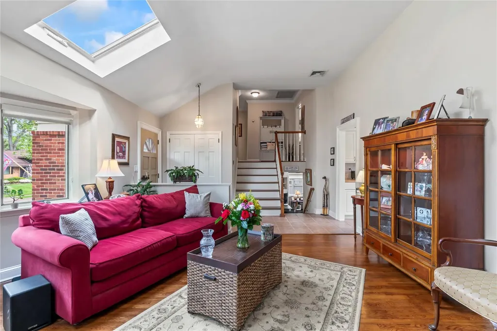 11 Francesca Drive Oyster Bay NY 11771