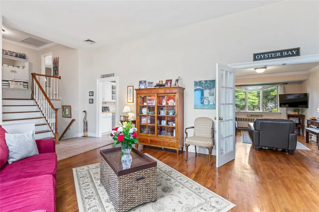 11 Francesca Drive Oyster Bay NY 11771