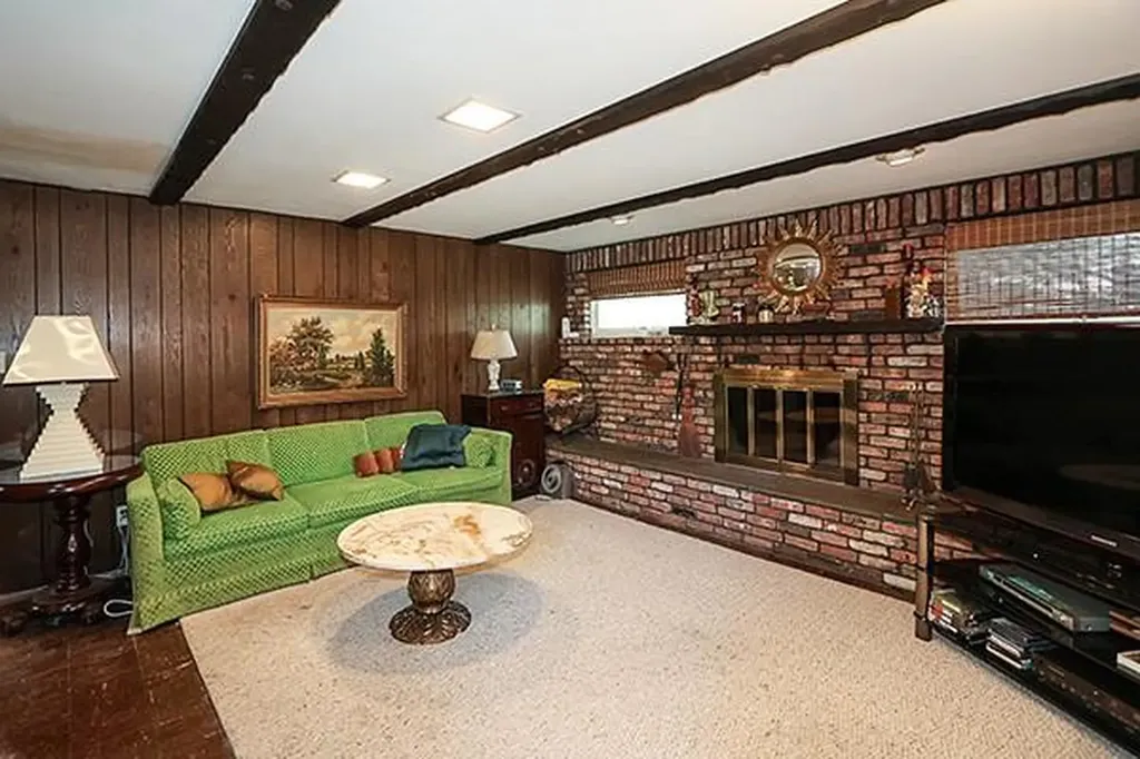 2 Ramondo Lane Smithtown NY 11787