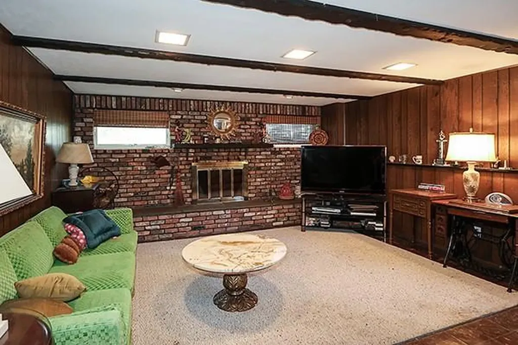 2 Ramondo Lane Smithtown NY 11787