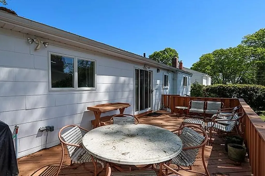 2 Ramondo Lane Smithtown NY 11787