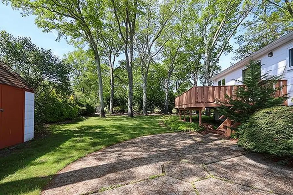 2 Ramondo Lane Smithtown NY 11787