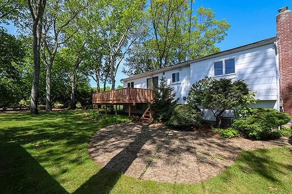 2 Ramondo Lane Smithtown NY 11787
