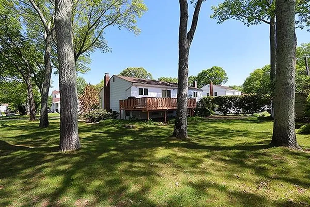 2 Ramondo Lane Smithtown NY 11787