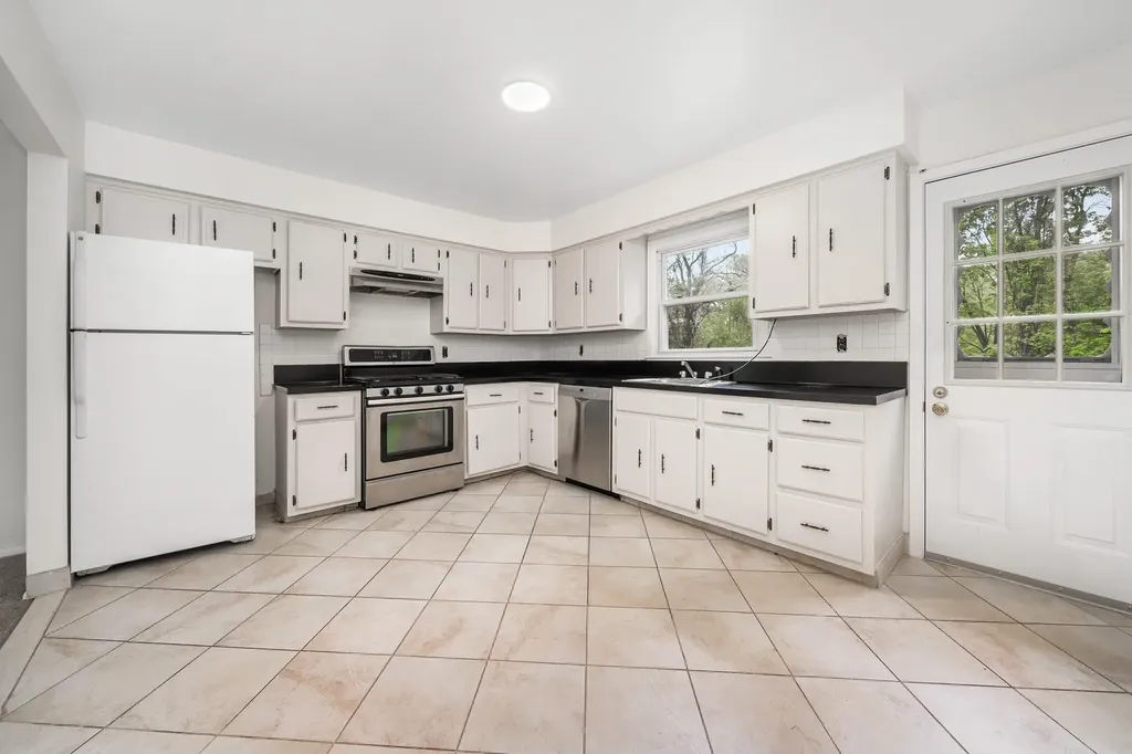 14 Monroe Drive White Plains NY 10605