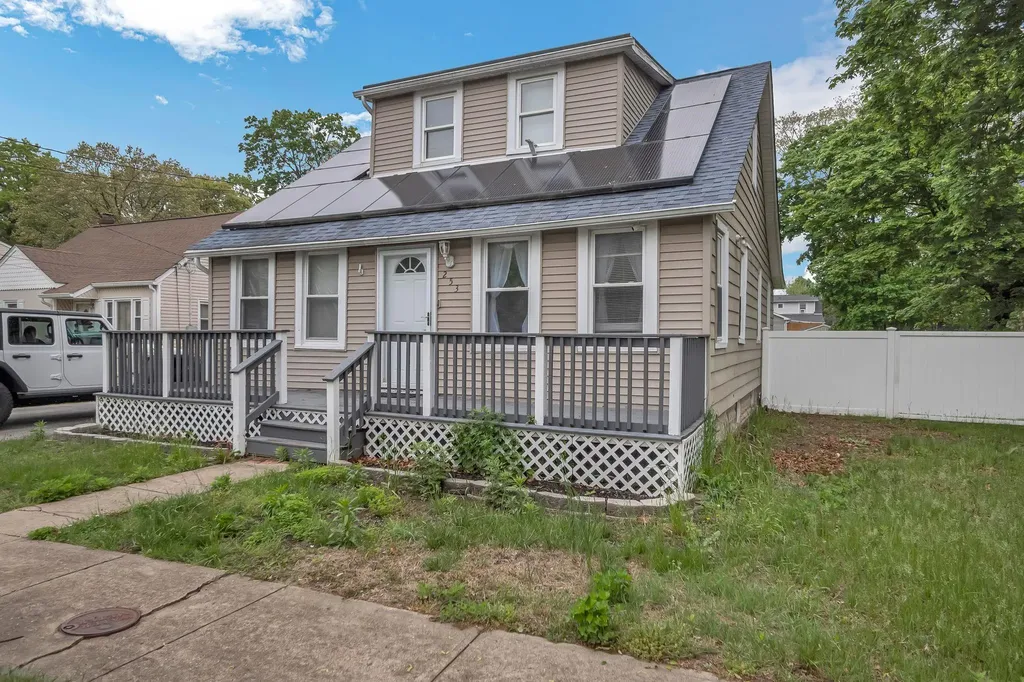 253 N 3rd Avenue Bay Shore NY 11706