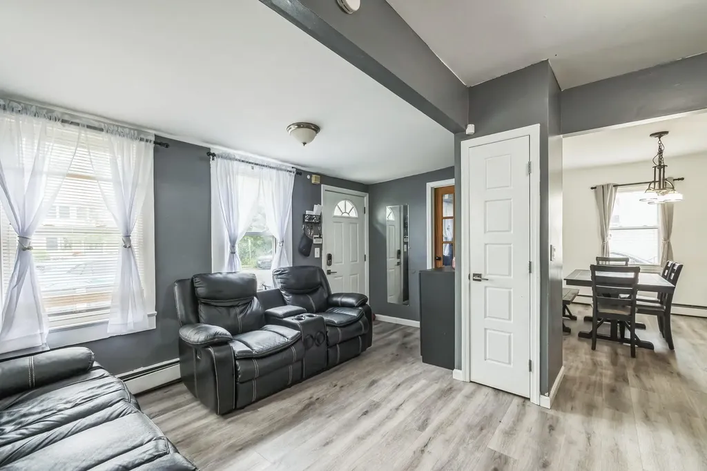 253 N 3rd Avenue Bay Shore NY 11706