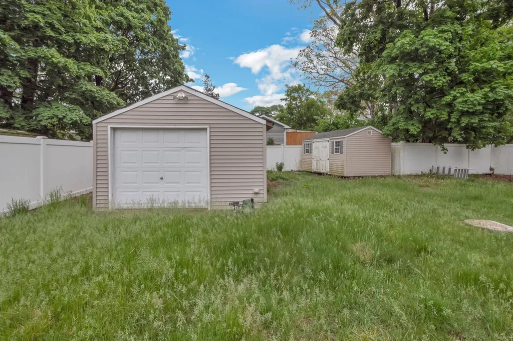 253 N 3rd Avenue Bay Shore NY 11706
