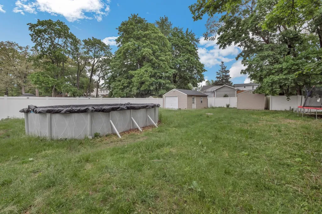 253 N 3rd Avenue Bay Shore NY 11706