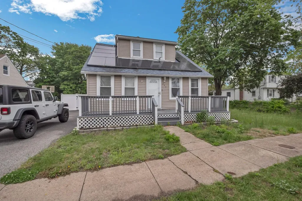 253 N 3rd Avenue Bay Shore NY 11706