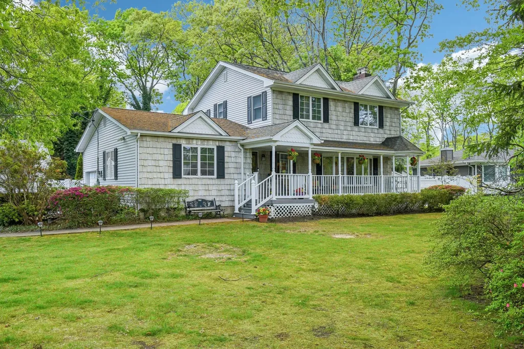 8 Clover Drive Smithtown NY 11787
