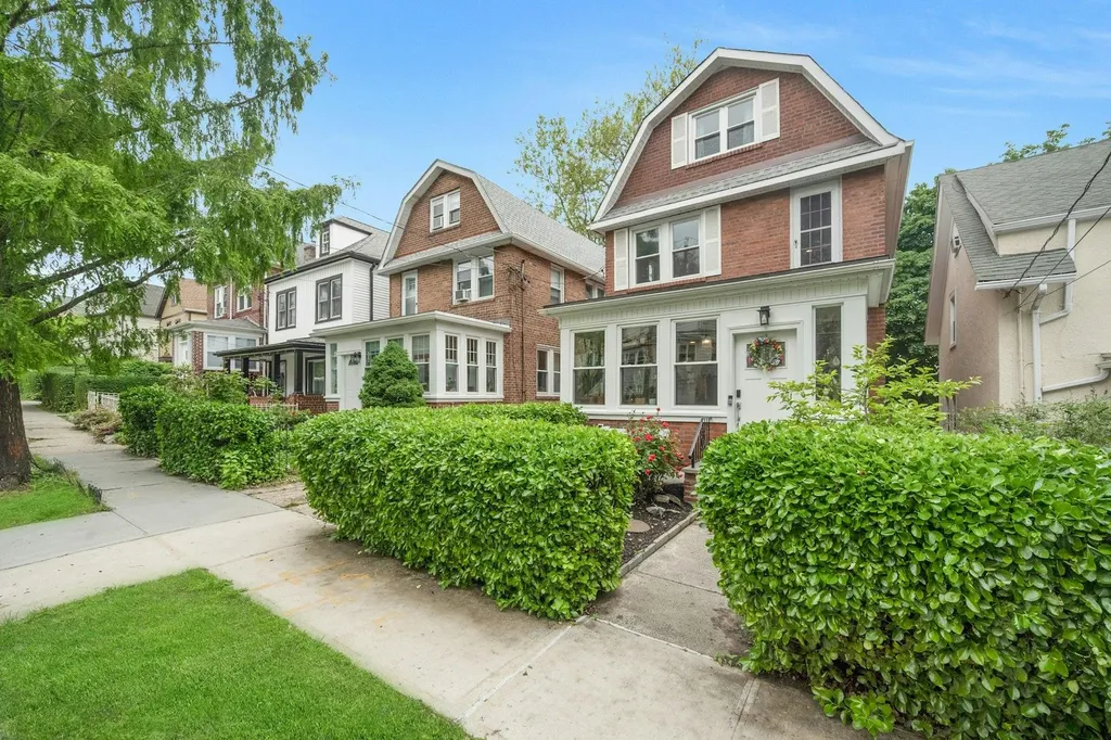 5749 Faraday Avenue Bronx NY 10471