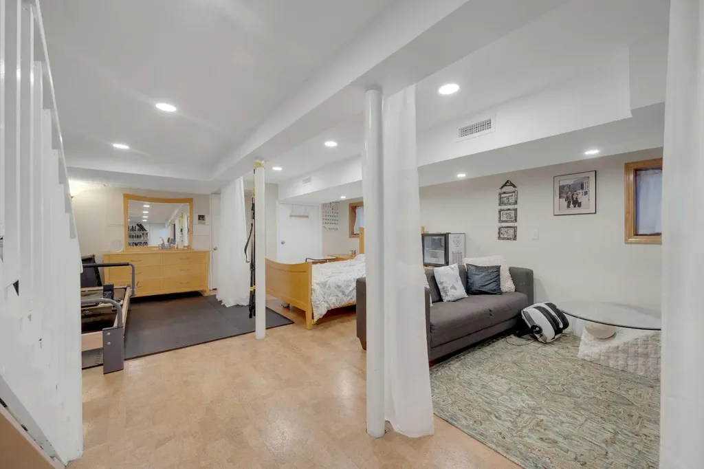 5749 Faraday Avenue Bronx NY 10471