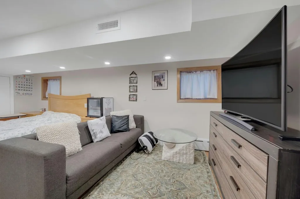 5749 Faraday Avenue Bronx NY 10471